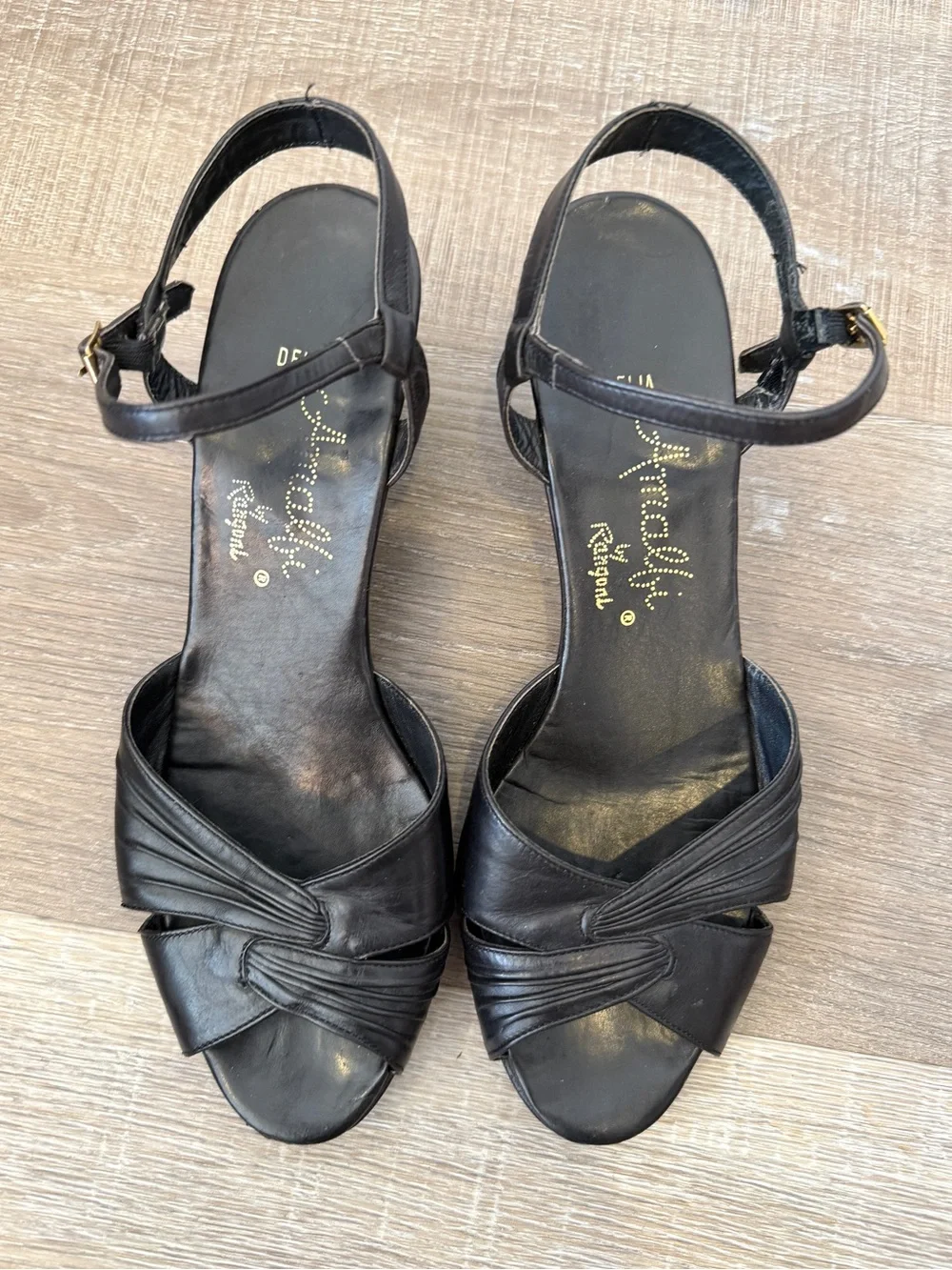 Amalfi by Rangoni Delia Black Leather Low Heel Slingback Sandals Size 7.5